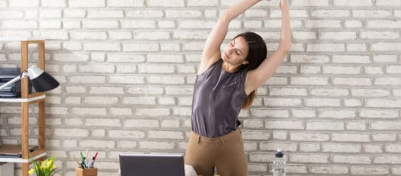 Gesunder Rücken: 3 Tipps für mehr Aktivität während dem Arbeitstag