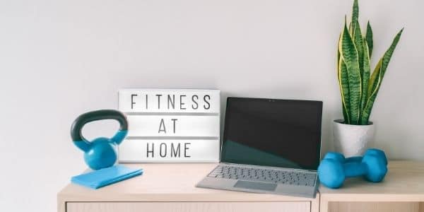 Online Workout für Frauen: komme „Hoch vom Sofa!“ und trainiere von zuhause aus